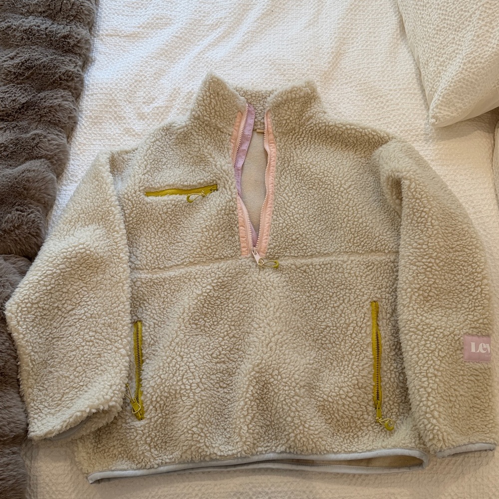 Levi’s Monty Sherpa Oversized Pullover